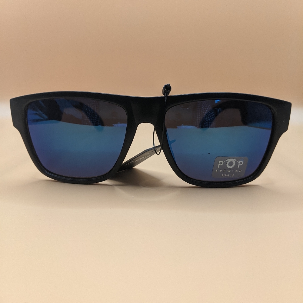 Wayfarer Style Men's Sunglasses - Picture 2 of 3
